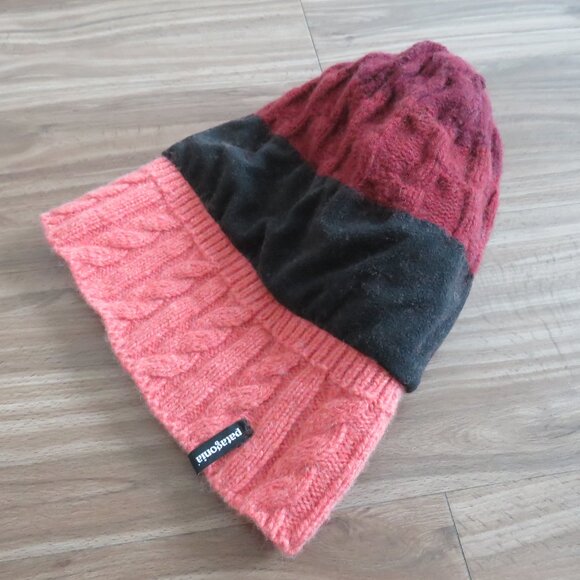 PATAGONIA Women's Pom Beanie Hat Wool Blend Pink Stripe Fleece Lined Outdoor - Picture 8 of 10